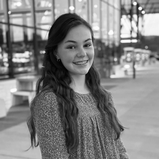 Alyson Ash head shot