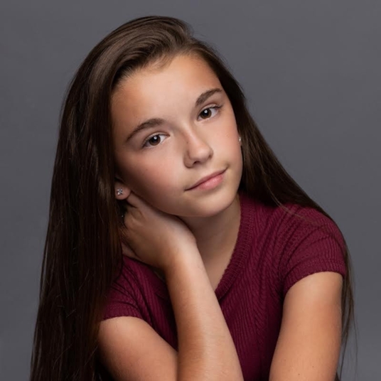 Emma Schupner head shot
