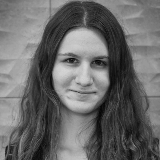 Lilli Reeves head shot