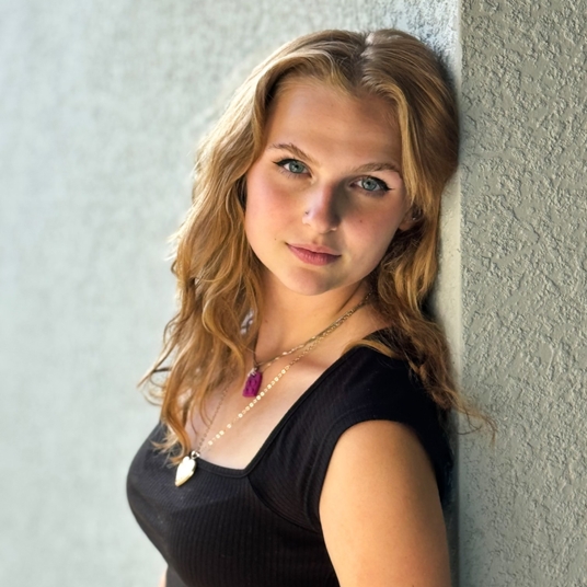 Emily Fielder head shot