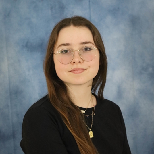 Clara Deisner (Junior) head shot