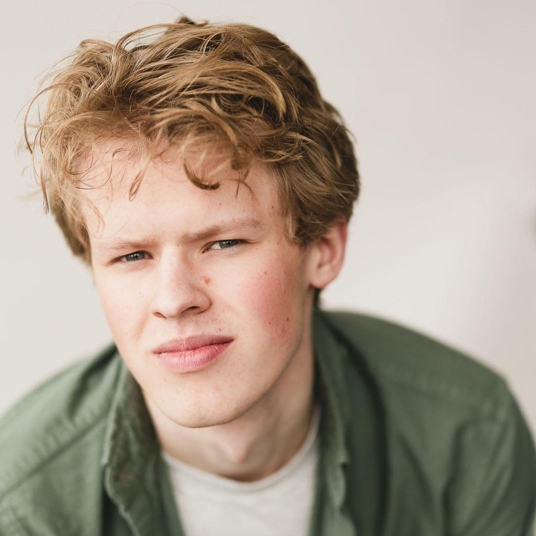 Alex Russon head shot