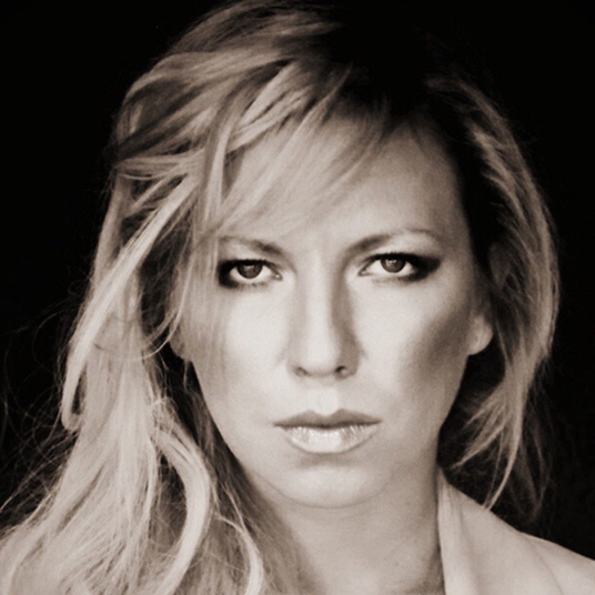 Dasha Tertova - Contemporary head shot