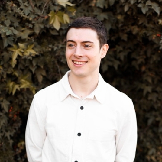 Alec Guthrie head shot