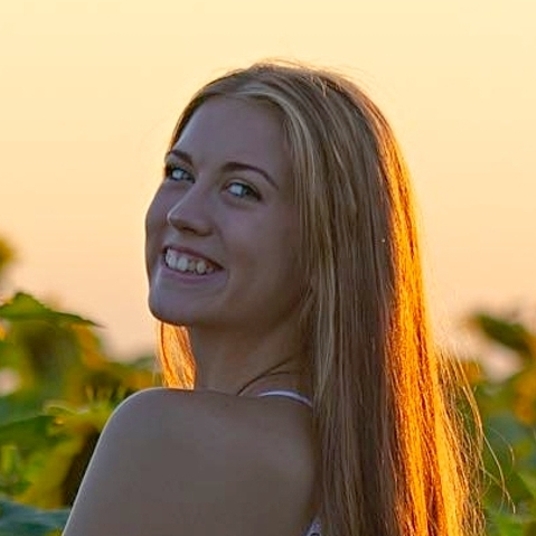 Ava Hadfield (Senior) head shot
