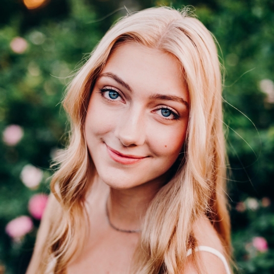 Sammi Bergren head shot