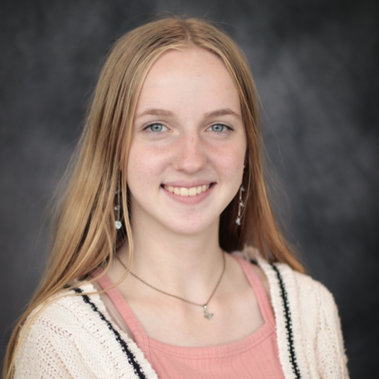 Lily Woyak head shot