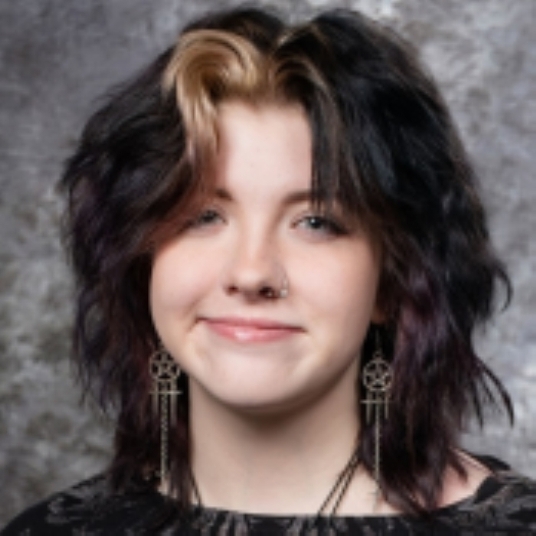 Grey Sennes head shot