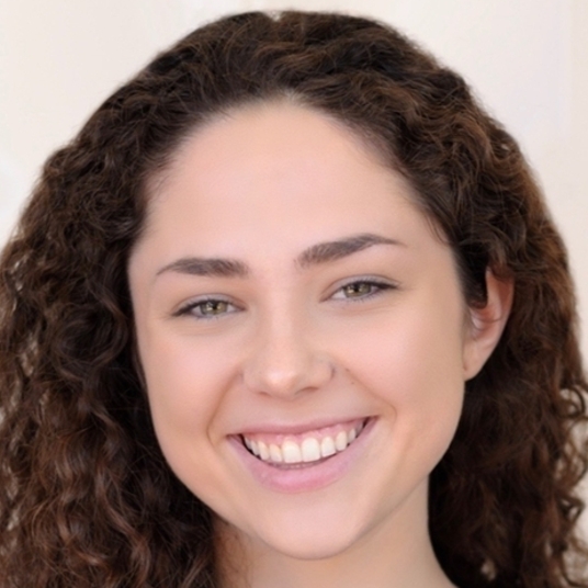 Kira Lukasik head shot