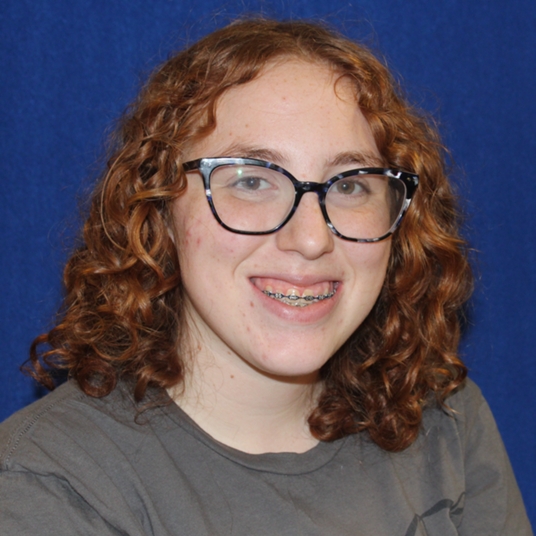 Chloe Zucker '24 head shot