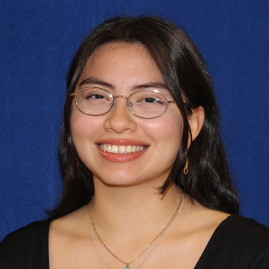 Rocio Urquia '23 head shot