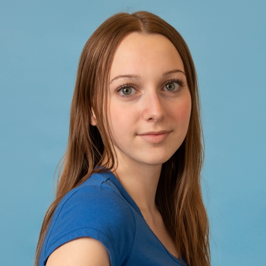 Summer Del Santo head shot