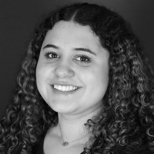Isla Cruz head shot