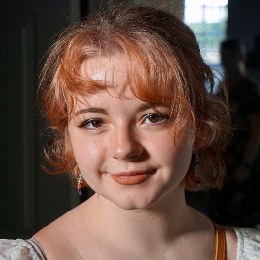 PIPER BAUCOM head shot
