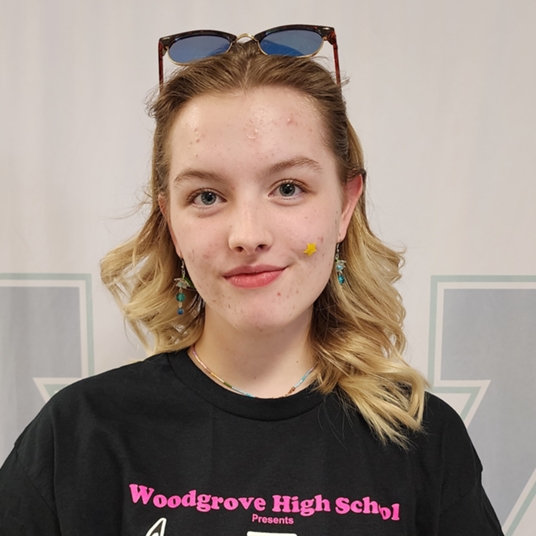 Izzy Jewell head shot