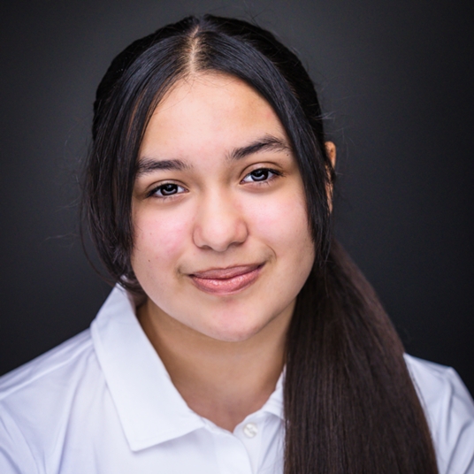Ezri Alvarez head shot