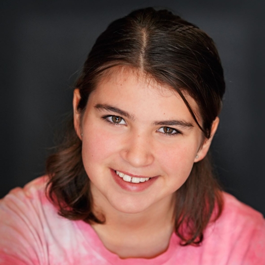 Ivy Kwasny head shot